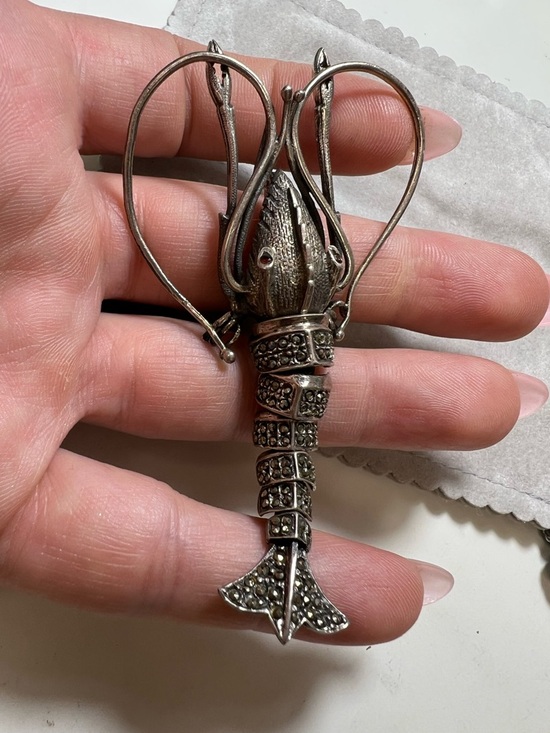 Jewelry - Vintage Sterling Silver Crawfish brooch pin with red eyes